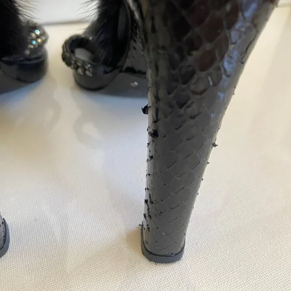Gucci Black Leather & Rabbit Fur High Heels - Picture 10 of 13